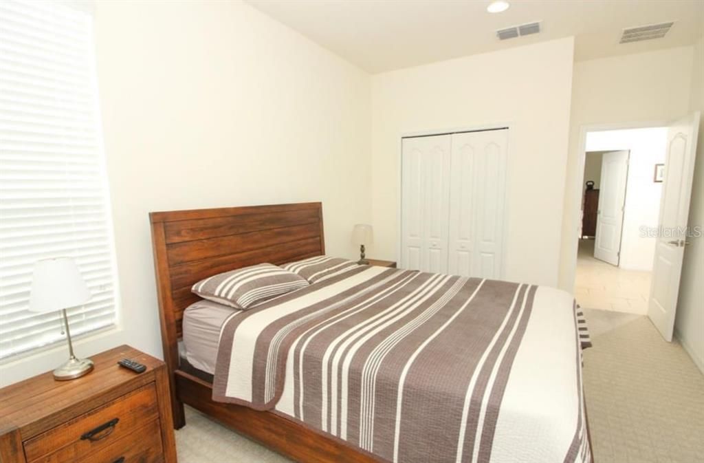 Под контрактом: $3,700 (3 спален, 2 ванн, 2898 Квадратных фут)