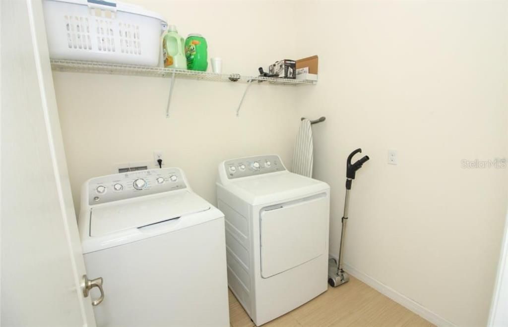 Под контрактом: $3,700 (3 спален, 2 ванн, 2898 Квадратных фут)