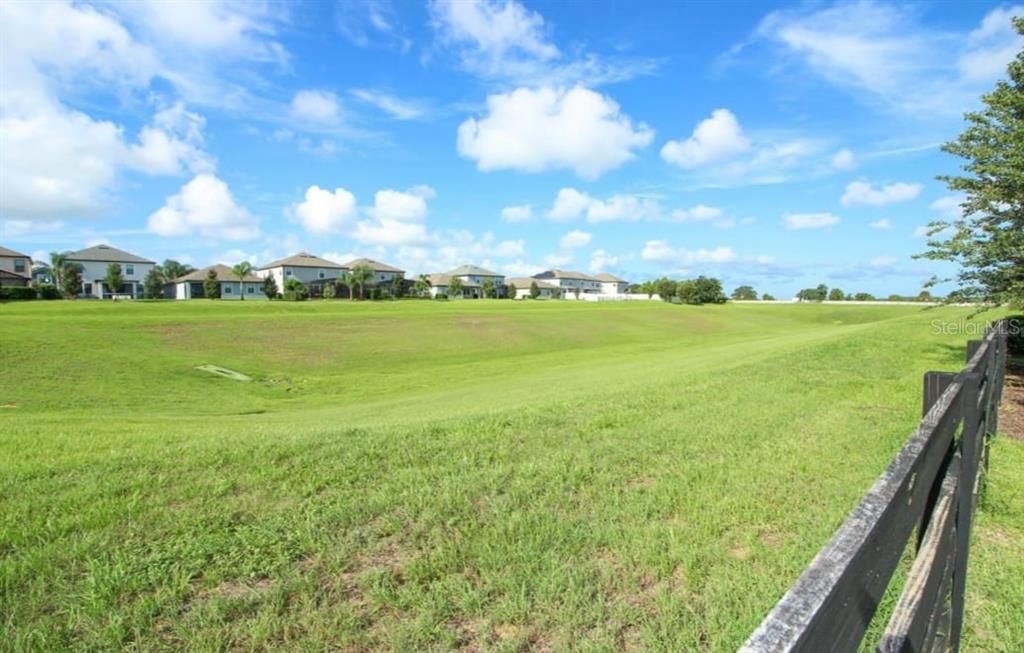 Под контрактом: $3,700 (3 спален, 2 ванн, 2898 Квадратных фут)