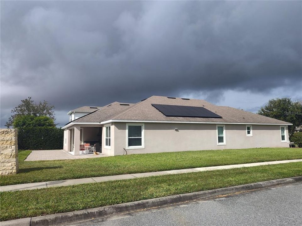 Под контрактом: $3,700 (3 спален, 2 ванн, 2898 Квадратных фут)