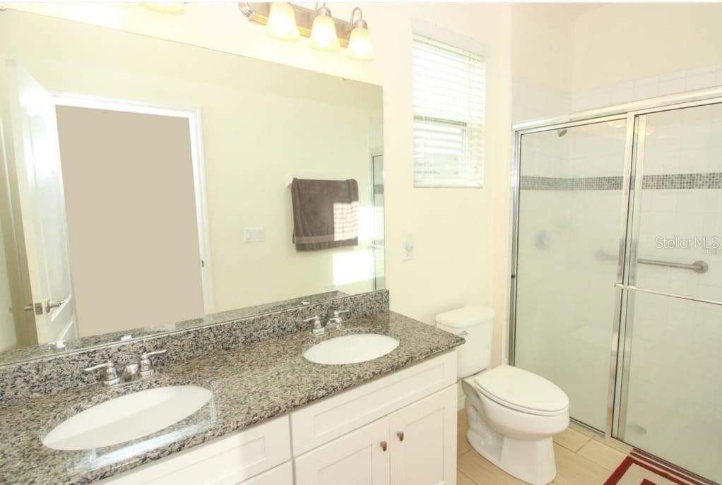 Под контрактом: $3,700 (3 спален, 2 ванн, 2898 Квадратных фут)