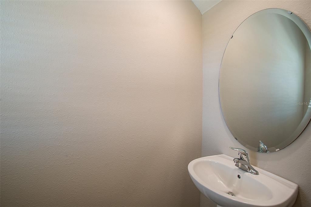 En Venta: $344,999 (4 camas, 2 baños, 2039 Pies cuadrados)