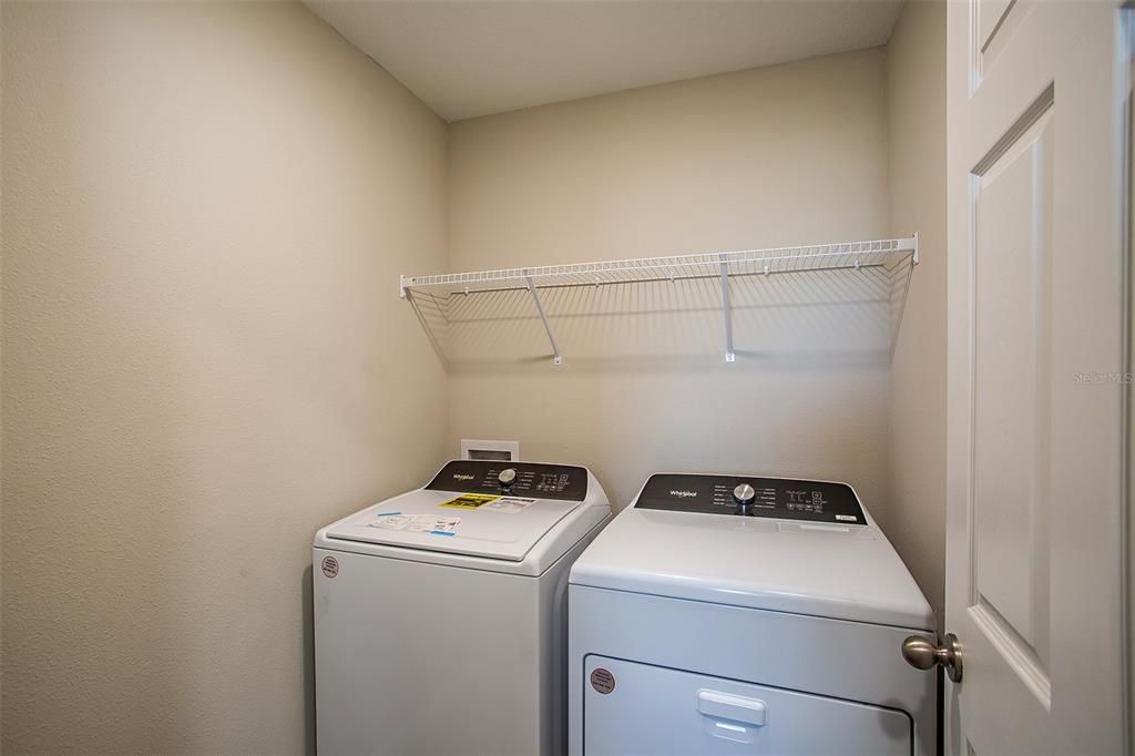 En Venta: $344,999 (4 camas, 2 baños, 2039 Pies cuadrados)