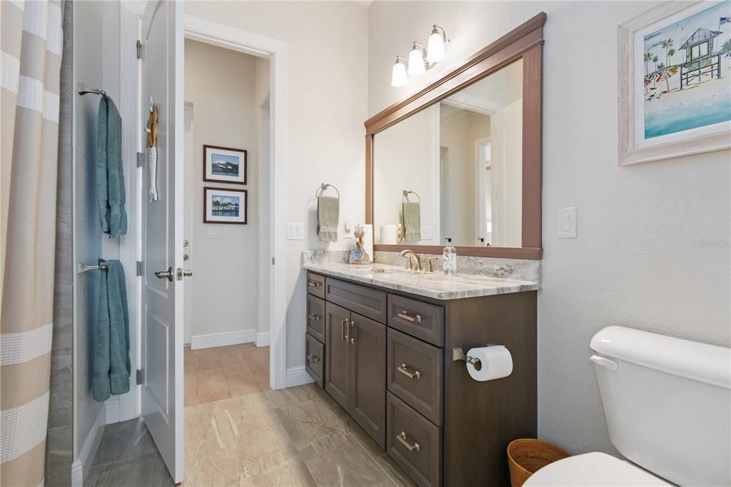 For Sale: $950,000 (3 beds, 2 baths, 2400 Square Feet)