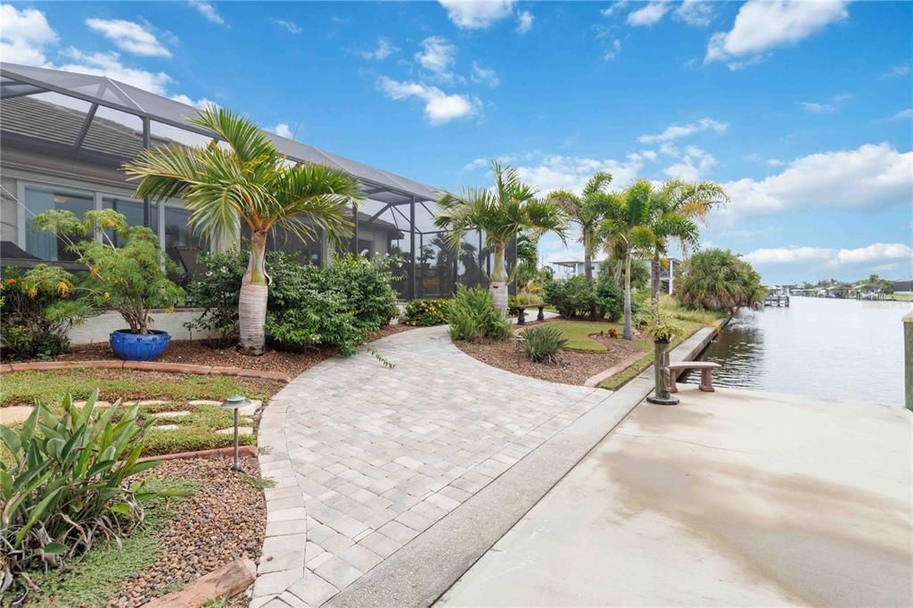 For Sale: $950,000 (3 beds, 2 baths, 2400 Square Feet)