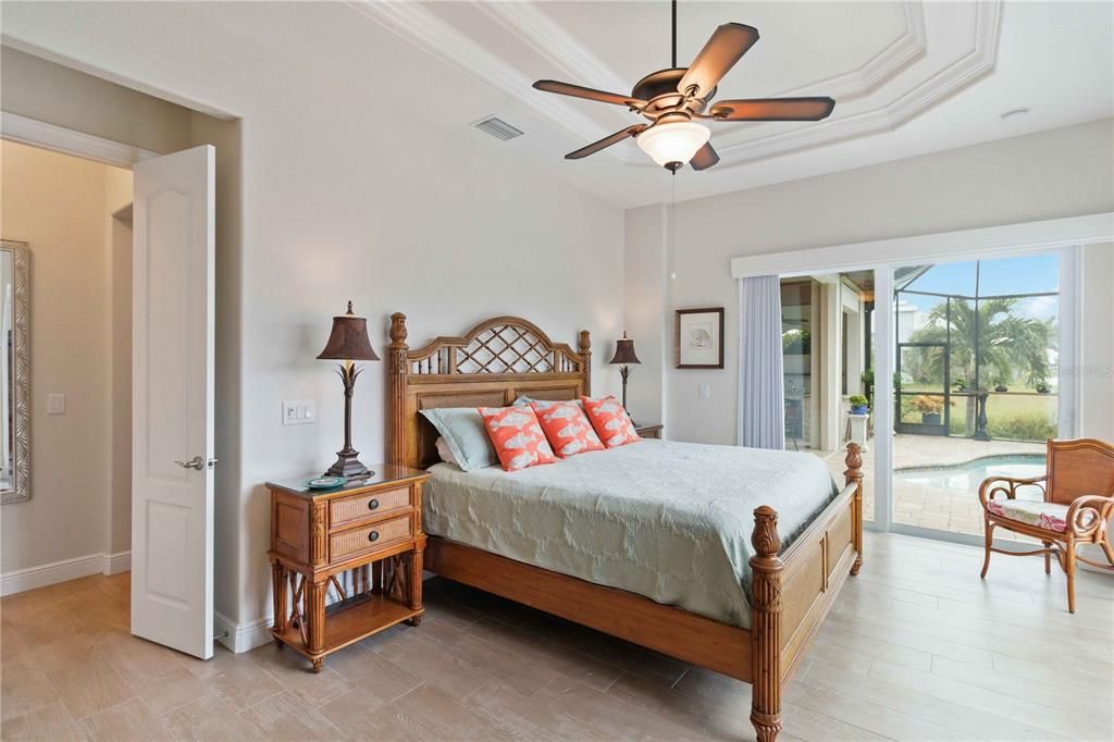 For Sale: $950,000 (3 beds, 2 baths, 2400 Square Feet)