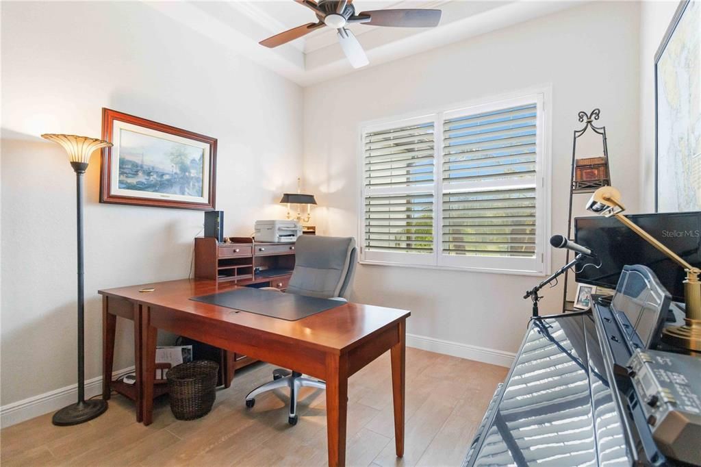 For Sale: $950,000 (3 beds, 2 baths, 2400 Square Feet)