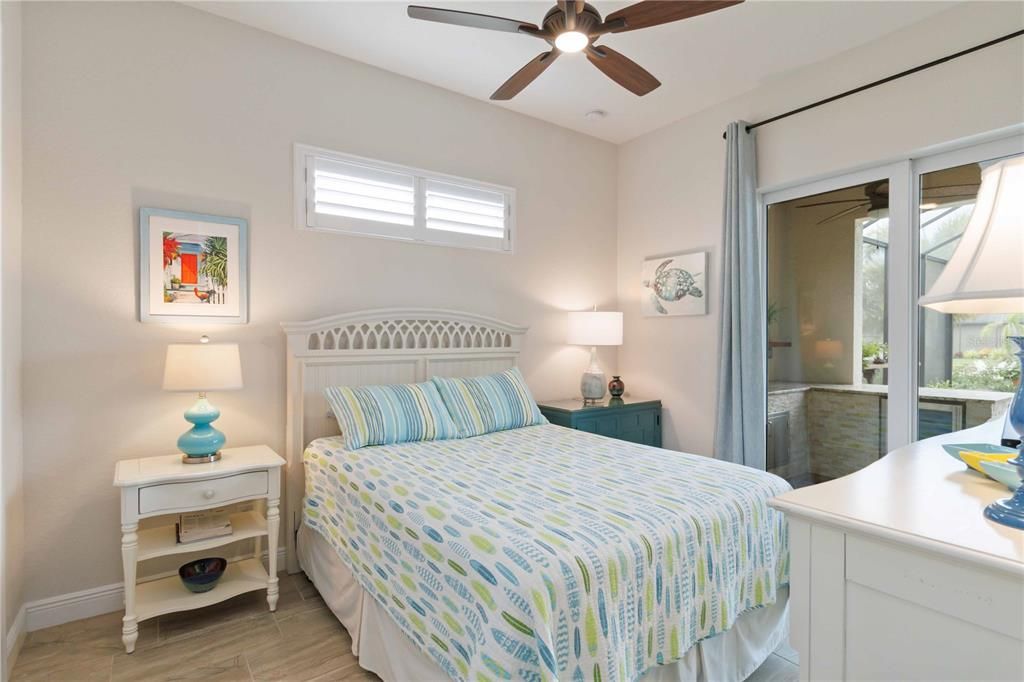 For Sale: $950,000 (3 beds, 2 baths, 2400 Square Feet)