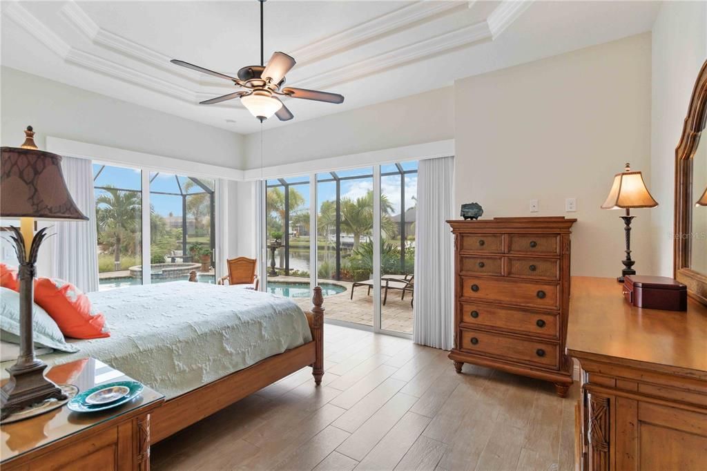 For Sale: $950,000 (3 beds, 2 baths, 2400 Square Feet)