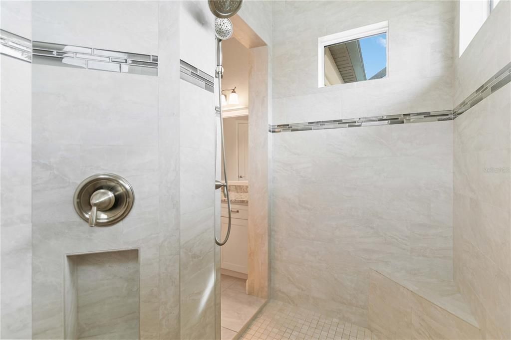 For Sale: $950,000 (3 beds, 2 baths, 2400 Square Feet)