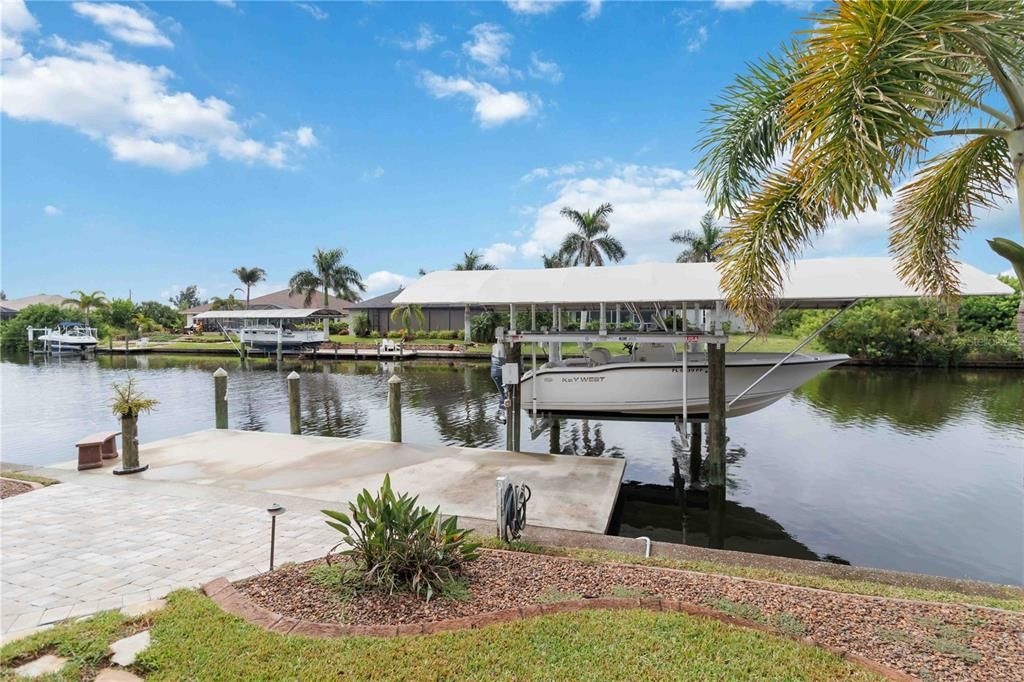 For Sale: $950,000 (3 beds, 2 baths, 2400 Square Feet)