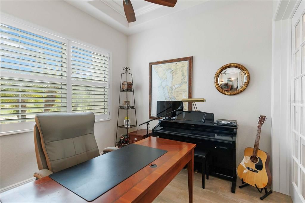 For Sale: $950,000 (3 beds, 2 baths, 2400 Square Feet)