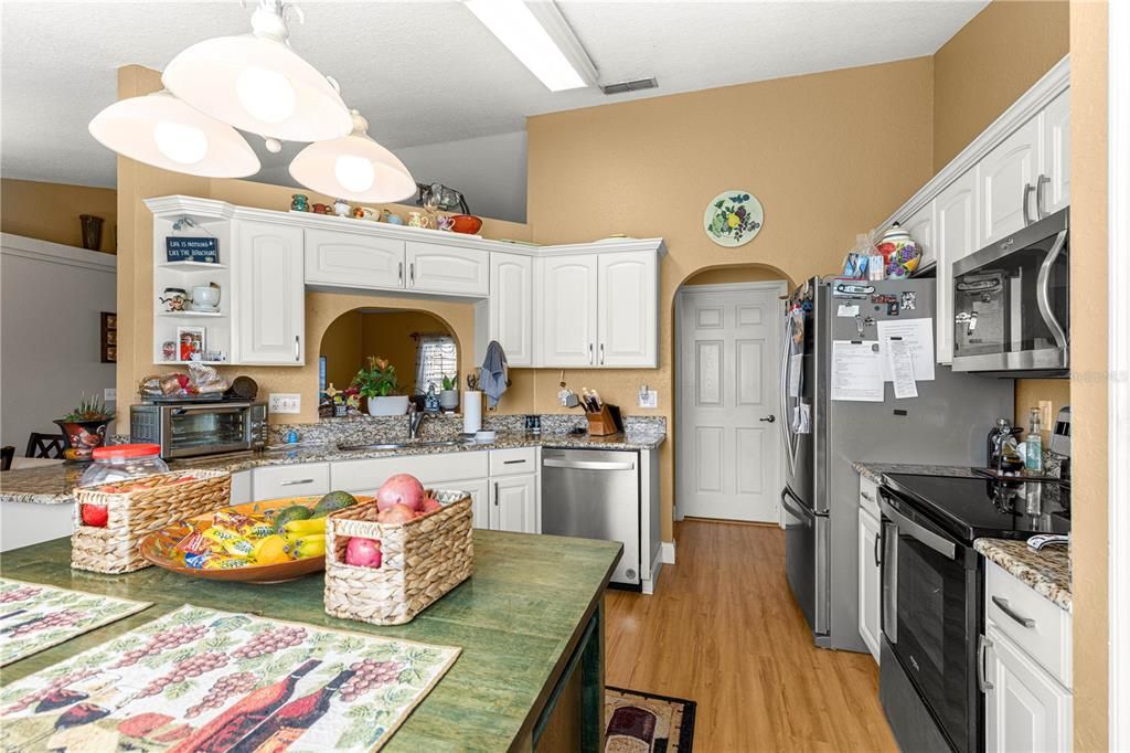 待售: $309,900 (3 贝兹, 2 浴室, 1326 平方英尺)