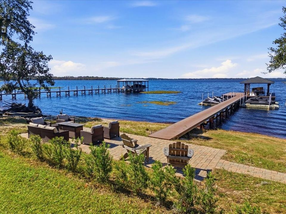 待售: $1,800,000 (5 贝兹, 4 浴室, 4755 平方英尺)