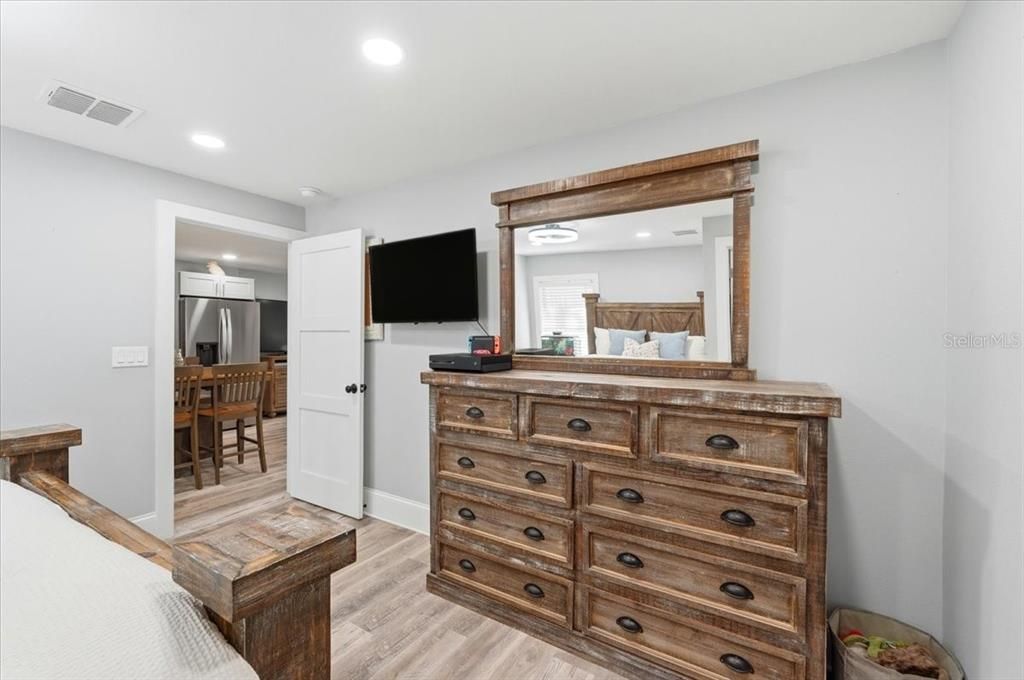 待售: $1,800,000 (5 贝兹, 4 浴室, 4755 平方英尺)