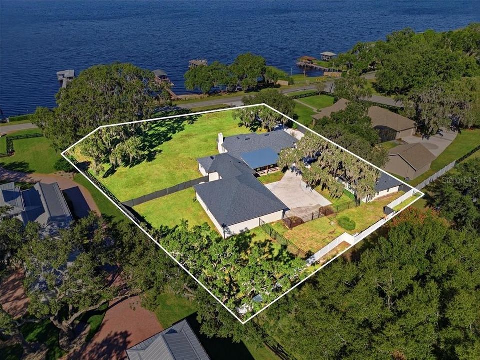 待售: $1,800,000 (5 贝兹, 4 浴室, 4755 平方英尺)