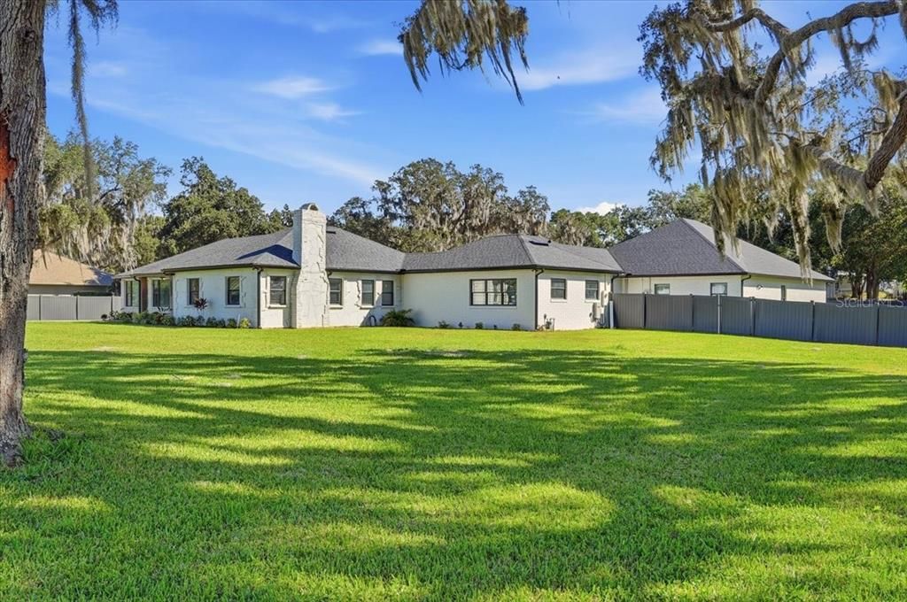 待售: $1,800,000 (5 贝兹, 4 浴室, 4755 平方英尺)