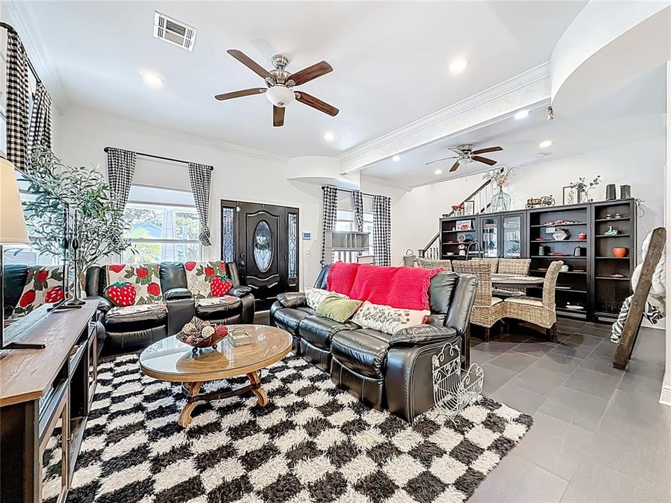 For Sale: $650,000 (4 beds, 3 baths, 2133 Square Feet)