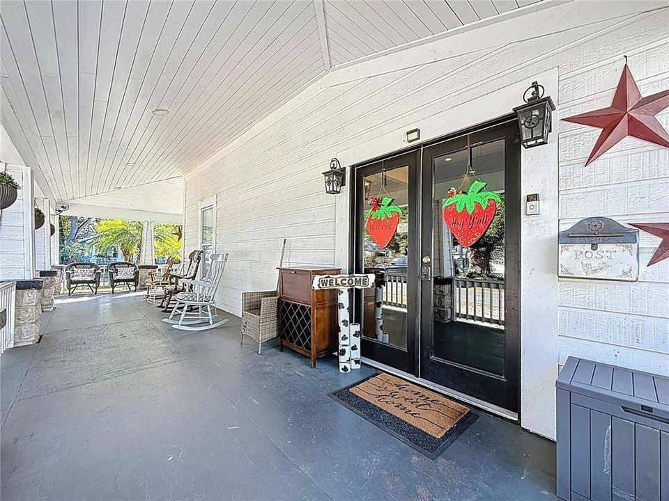 For Sale: $650,000 (4 beds, 3 baths, 2133 Square Feet)