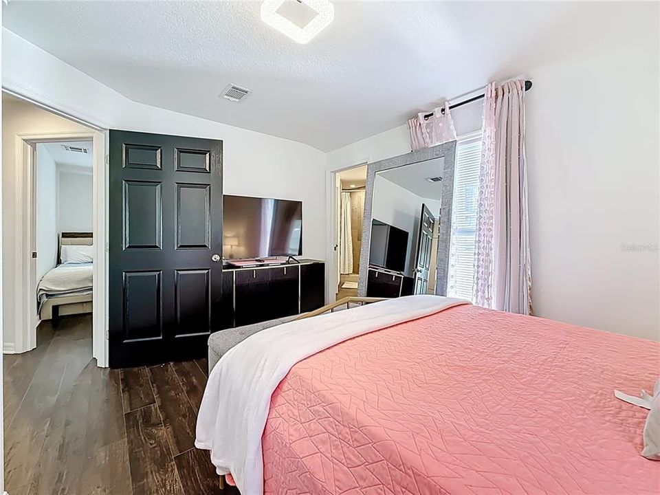 For Sale: $650,000 (4 beds, 3 baths, 2133 Square Feet)