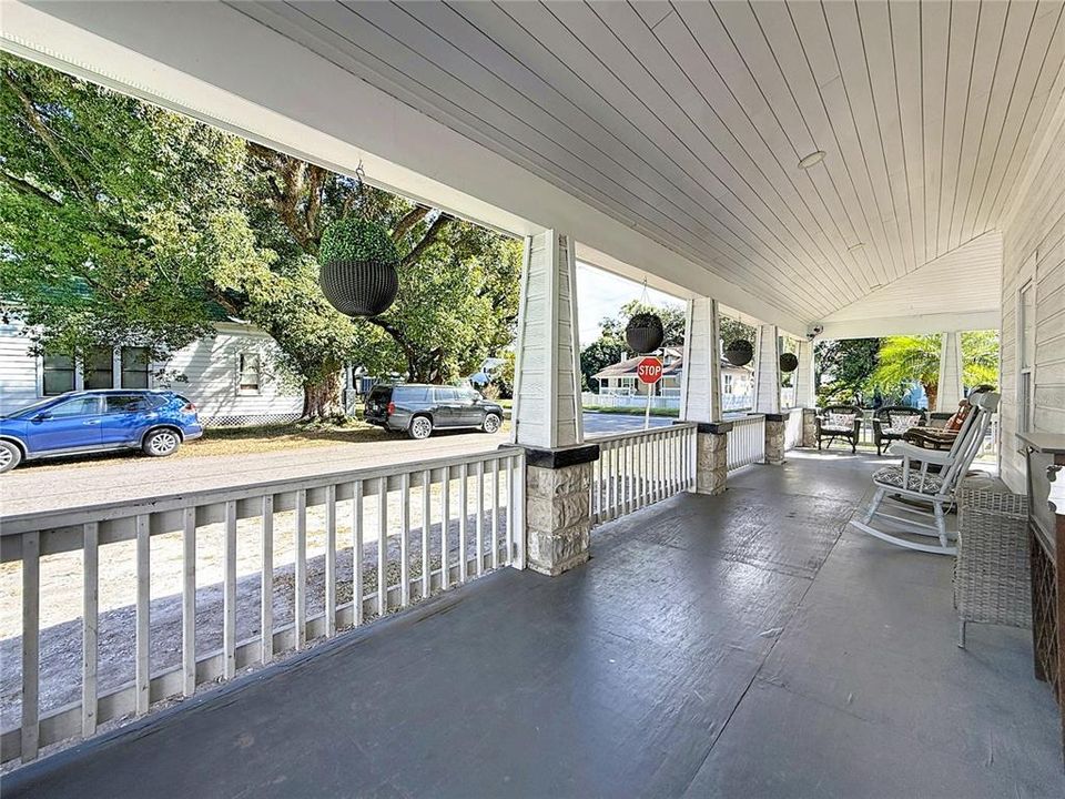 For Sale: $650,000 (4 beds, 3 baths, 2133 Square Feet)