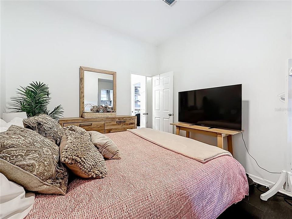 For Sale: $650,000 (4 beds, 3 baths, 2133 Square Feet)