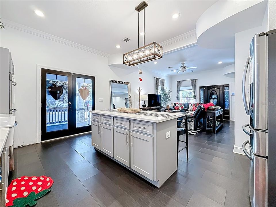 For Sale: $650,000 (4 beds, 3 baths, 2133 Square Feet)