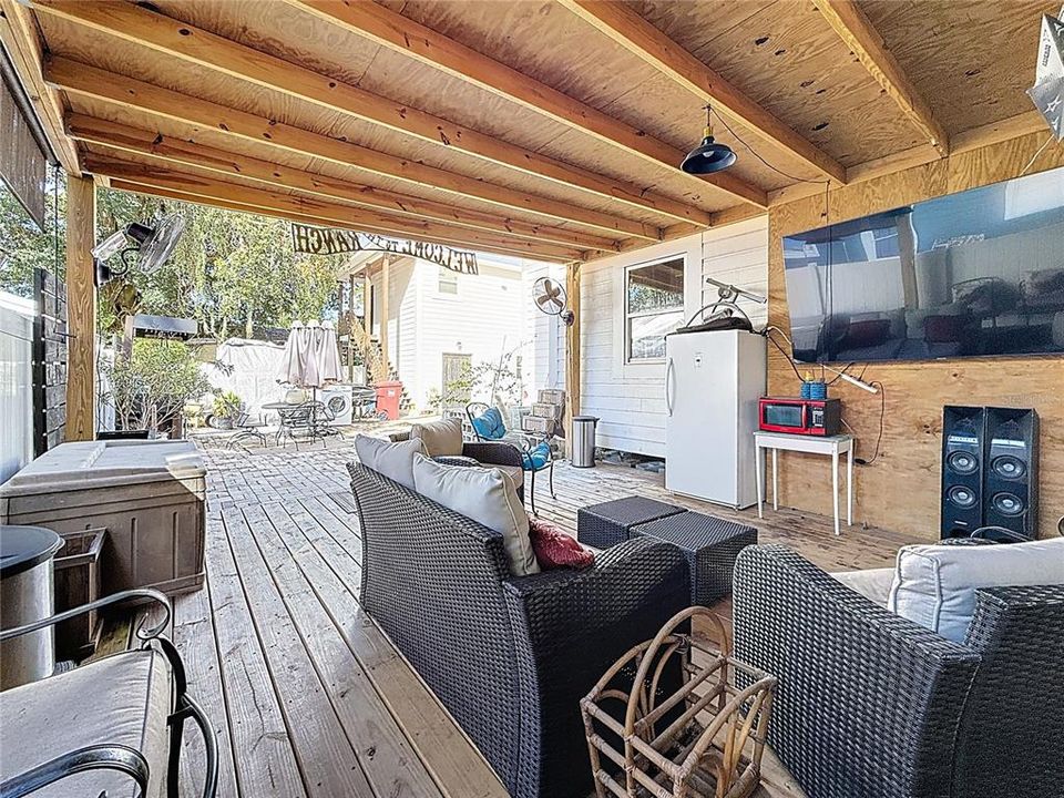 For Sale: $650,000 (4 beds, 3 baths, 2133 Square Feet)