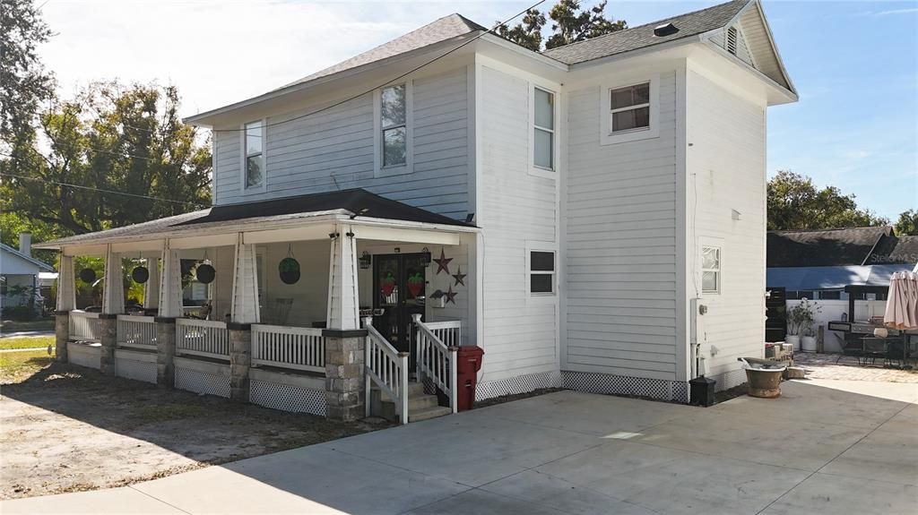 For Sale: $650,000 (4 beds, 3 baths, 2133 Square Feet)