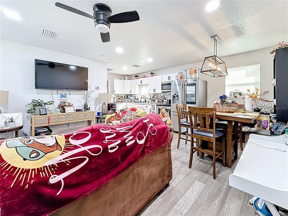 For Sale: $650,000 (4 beds, 3 baths, 2133 Square Feet)