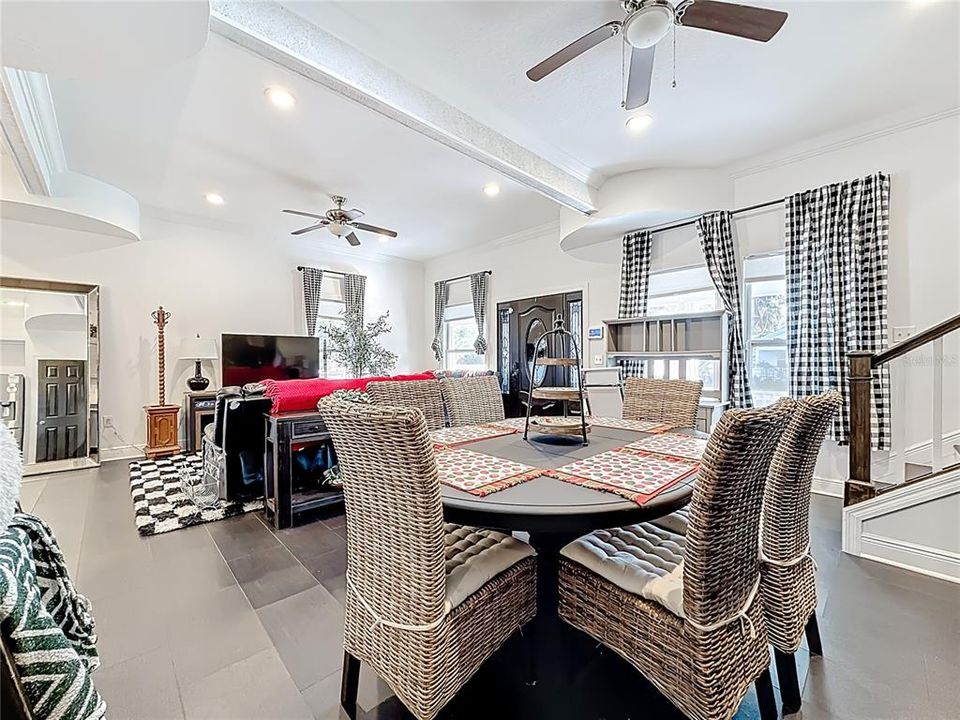 For Sale: $650,000 (4 beds, 3 baths, 2133 Square Feet)