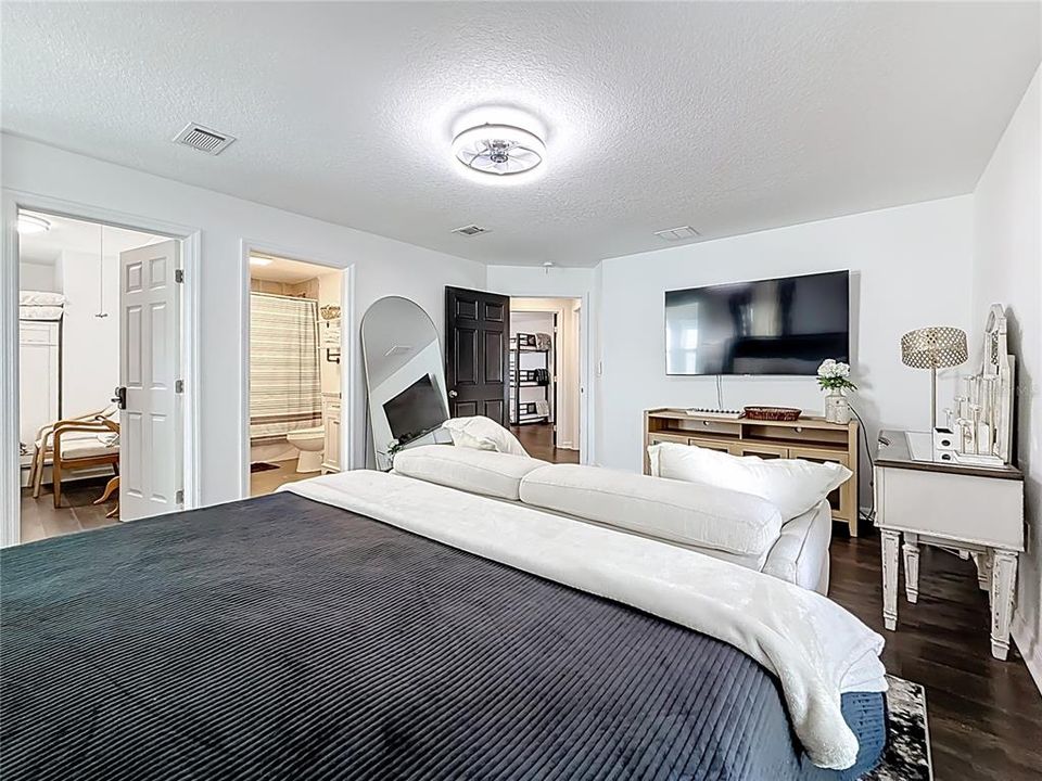 For Sale: $650,000 (4 beds, 3 baths, 2133 Square Feet)