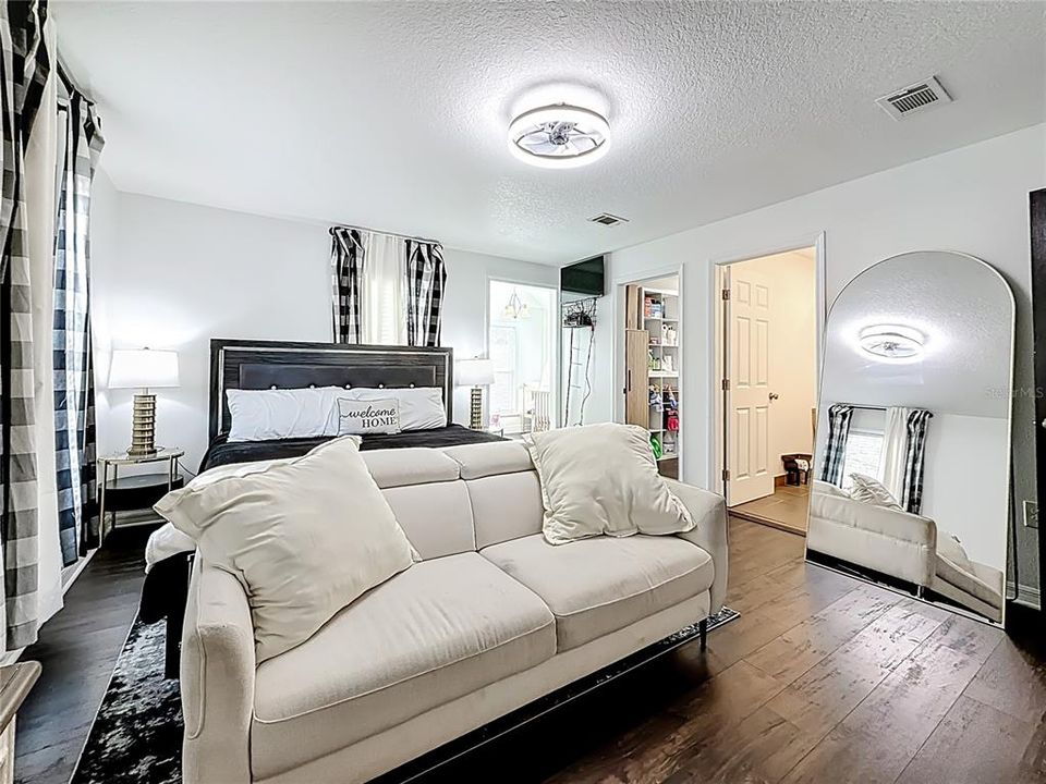 For Sale: $650,000 (4 beds, 3 baths, 2133 Square Feet)