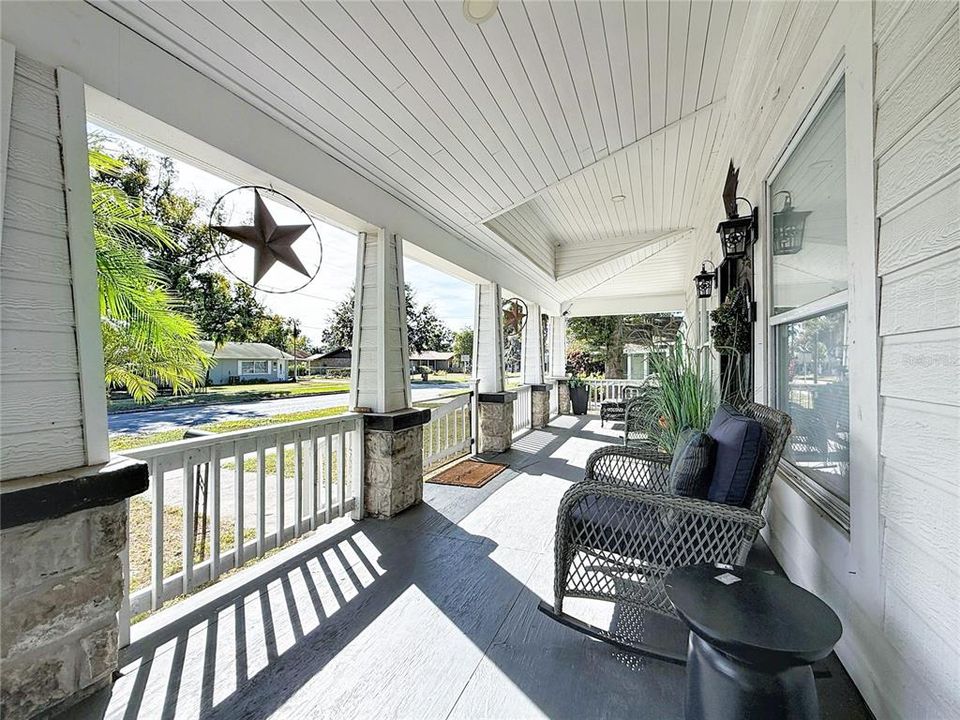 For Sale: $650,000 (4 beds, 3 baths, 2133 Square Feet)