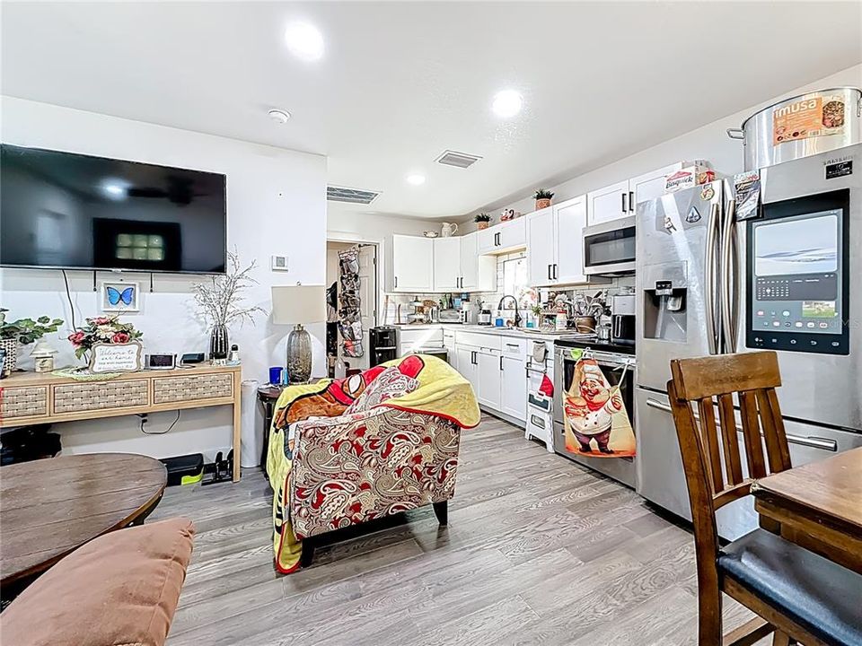 For Sale: $650,000 (4 beds, 3 baths, 2133 Square Feet)