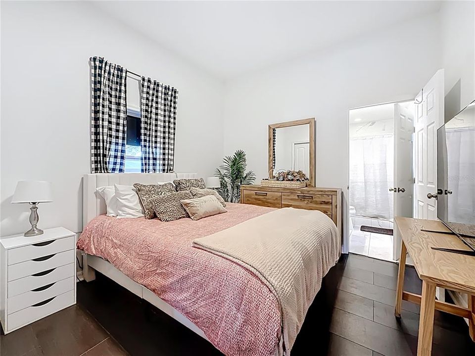 For Sale: $650,000 (4 beds, 3 baths, 2133 Square Feet)