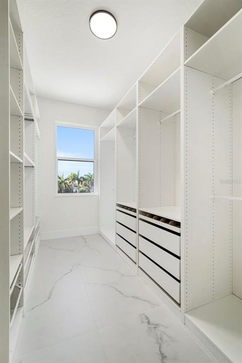 For Sale: $1,850,000 (4 beds, 4 baths, 2888 Square Feet)