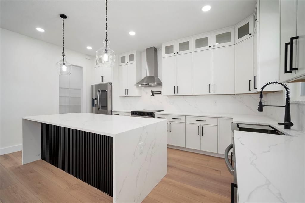 For Sale: $1,850,000 (4 beds, 4 baths, 2888 Square Feet)