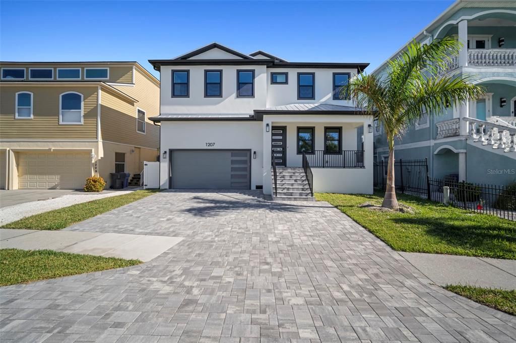 For Sale: $1,850,000 (4 beds, 4 baths, 2888 Square Feet)