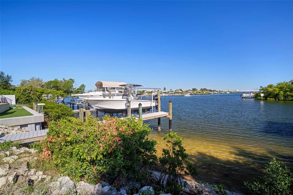 For Sale: $1,850,000 (4 beds, 4 baths, 2888 Square Feet)