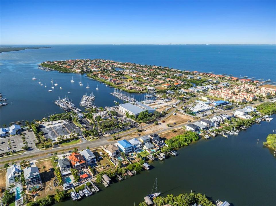 For Sale: $1,850,000 (4 beds, 4 baths, 2888 Square Feet)