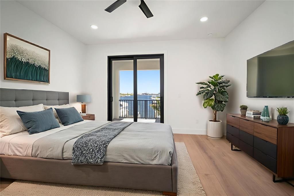 For Sale: $1,850,000 (4 beds, 4 baths, 2888 Square Feet)