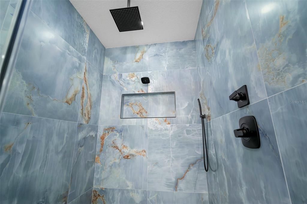 For Sale: $1,850,000 (4 beds, 4 baths, 2888 Square Feet)