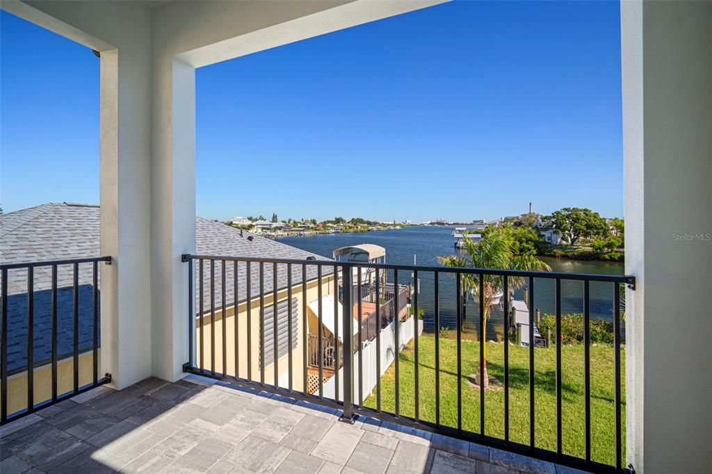 For Sale: $1,850,000 (4 beds, 4 baths, 2888 Square Feet)