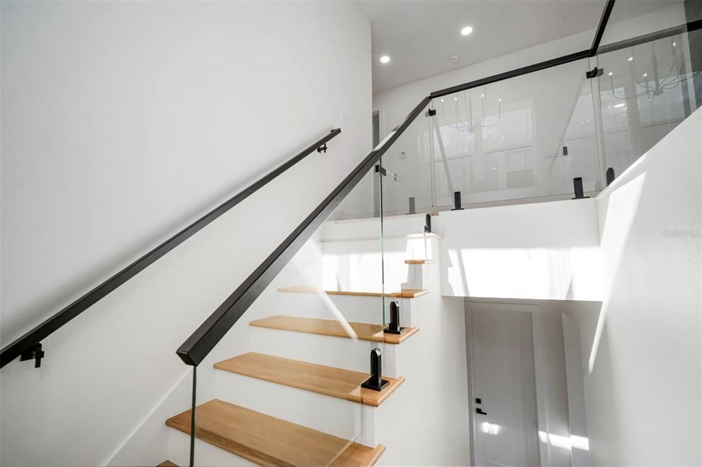 For Sale: $1,850,000 (4 beds, 4 baths, 2888 Square Feet)