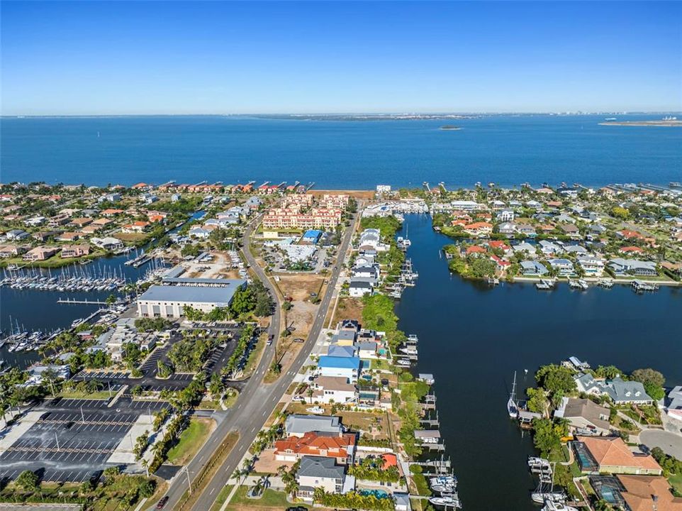 For Sale: $1,850,000 (4 beds, 4 baths, 2888 Square Feet)