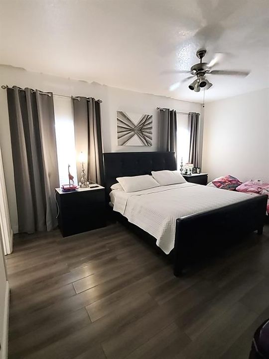 На продажу: $375,000 (4 спален, 2 ванн, 1720 Квадратных фут)