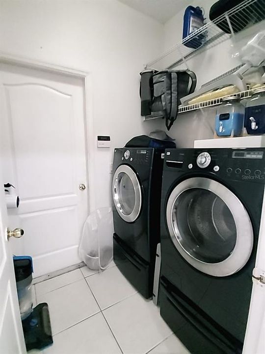 На продажу: $375,000 (4 спален, 2 ванн, 1720 Квадратных фут)