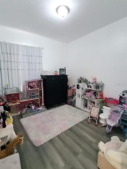 На продажу: $375,000 (4 спален, 2 ванн, 1720 Квадратных фут)