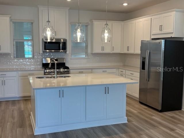 En Renta: $2,600 (4 camas, 3 baños, 1992 Pies cuadrados)